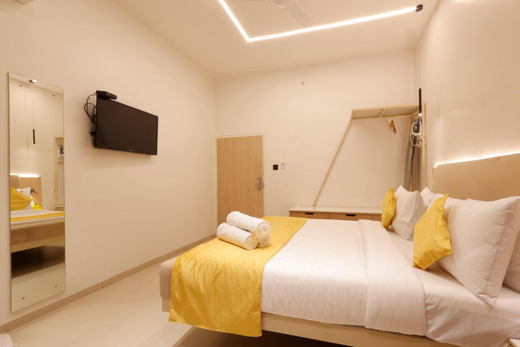 Hotel Varuna Varanasi Esterno foto