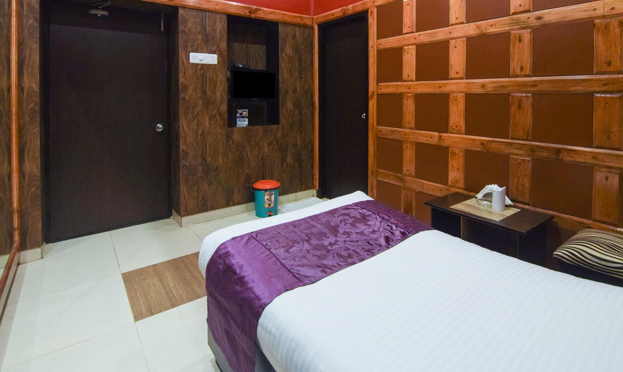 Hotel Varuna Varanasi Esterno foto