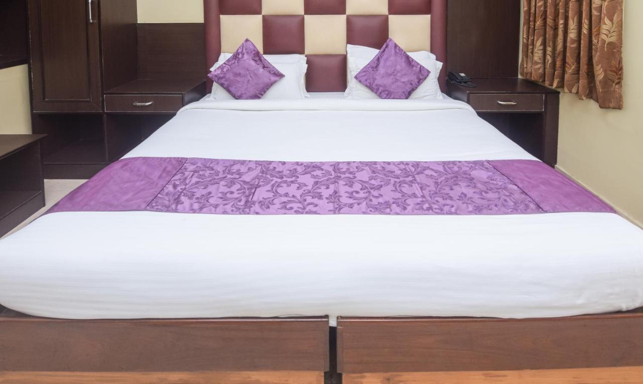 Hotel Varuna Varanasi Esterno foto