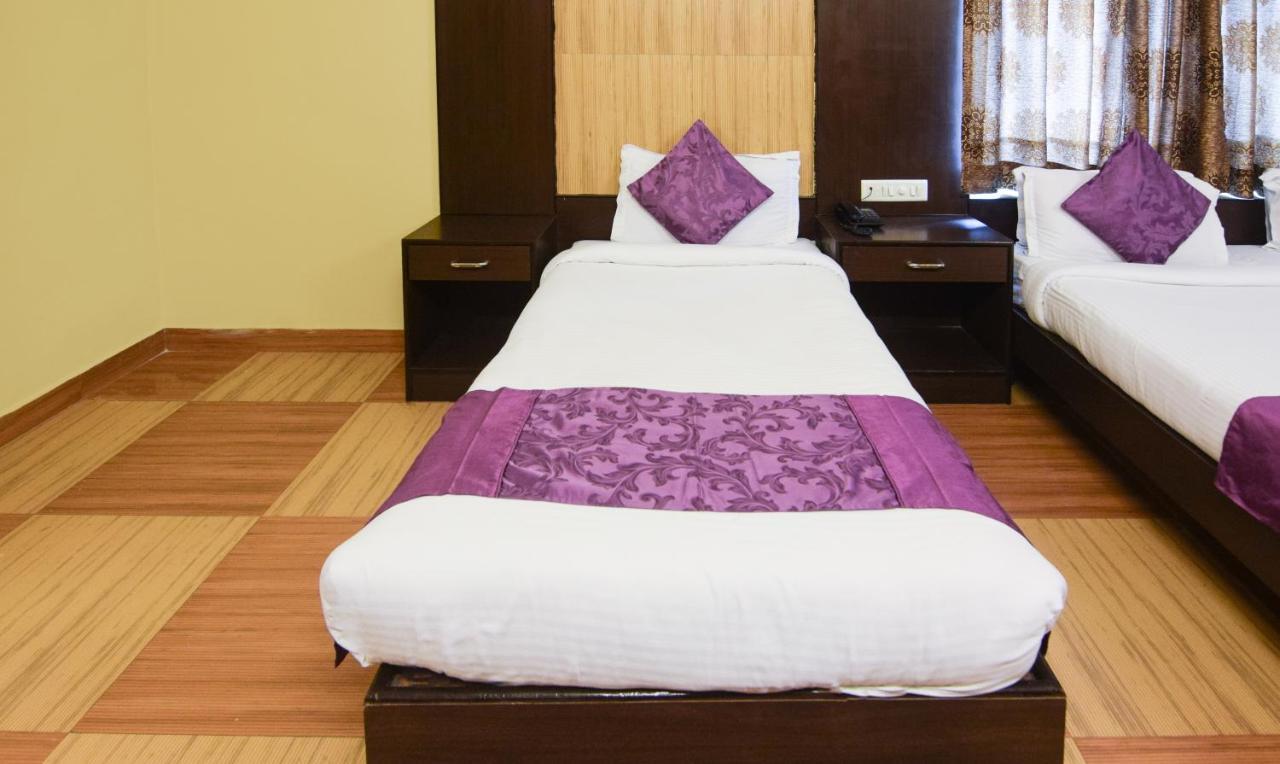 Hotel Varuna Varanasi Esterno foto