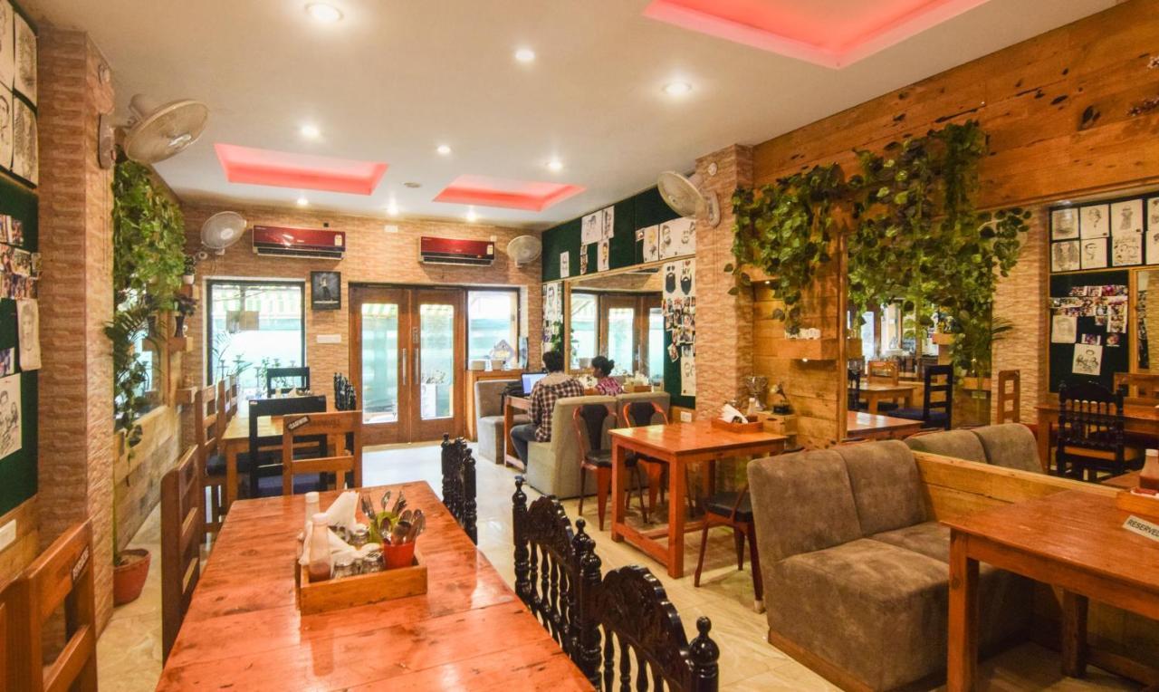 Hotel Varuna Varanasi Esterno foto