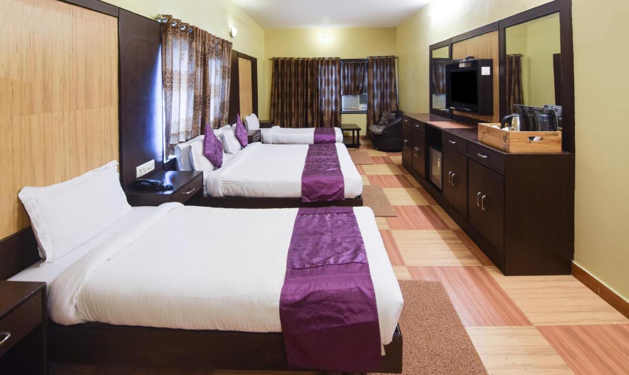 Hotel Varuna Varanasi Esterno foto