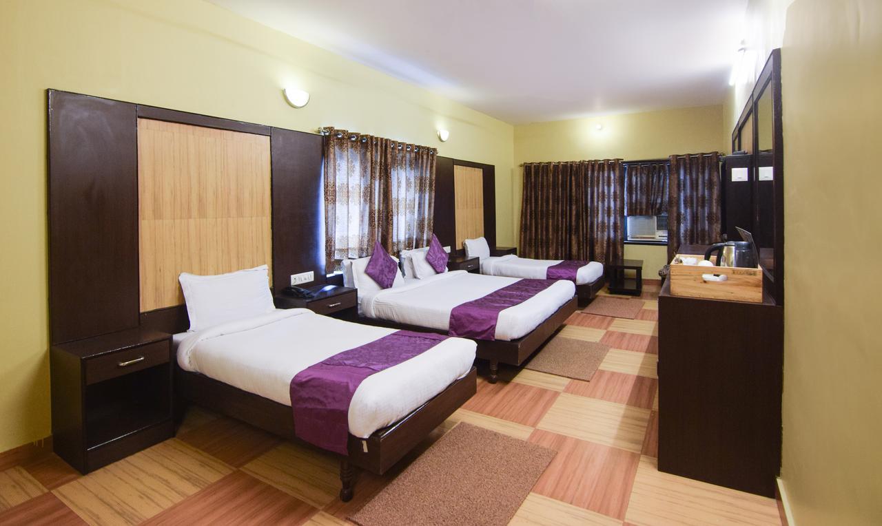 Hotel Varuna Varanasi Esterno foto
