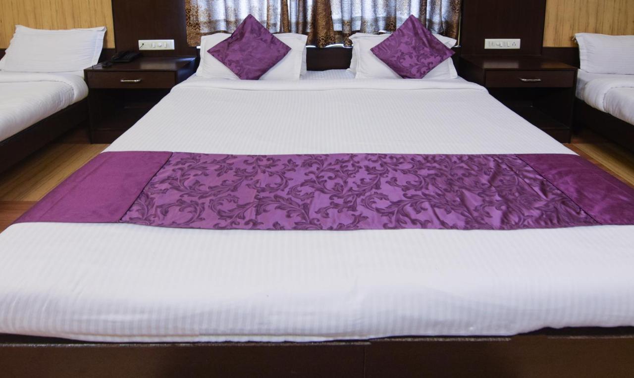 Hotel Varuna Varanasi Esterno foto